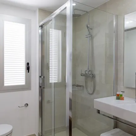 Apartamentos Proa - Emar Hotels Only Adults Es Pujols Quarto foto